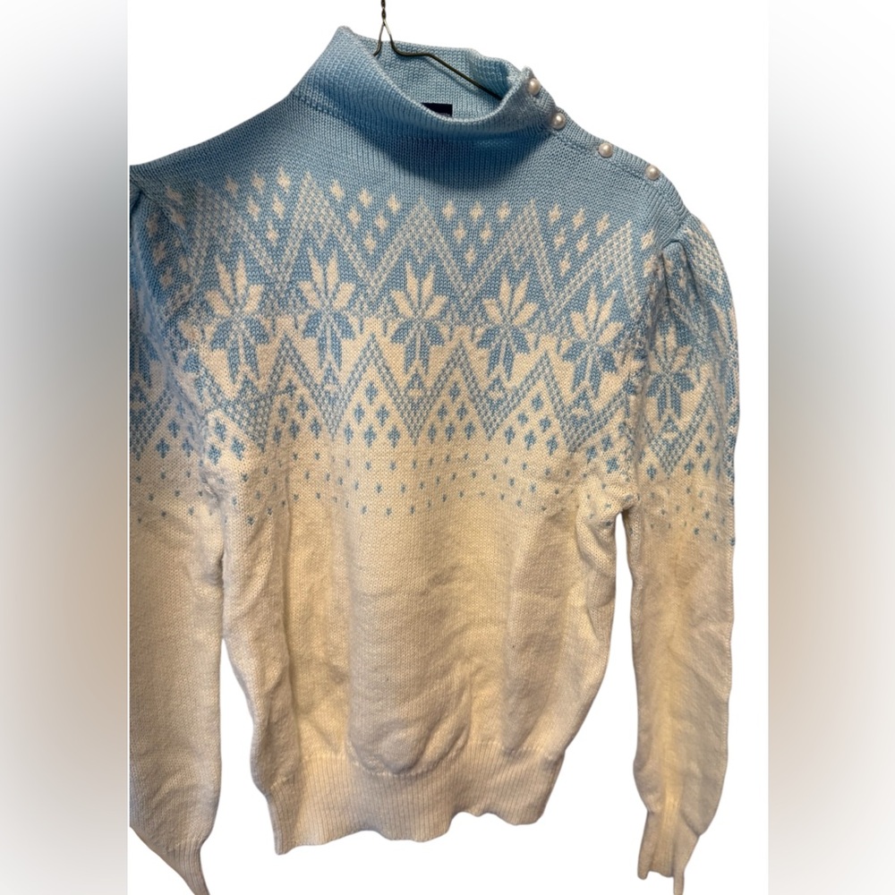 Vintage ( 80s) Blue and Cream Fair Isle Knit Sweater with pearl detail - Picture 2 of 9